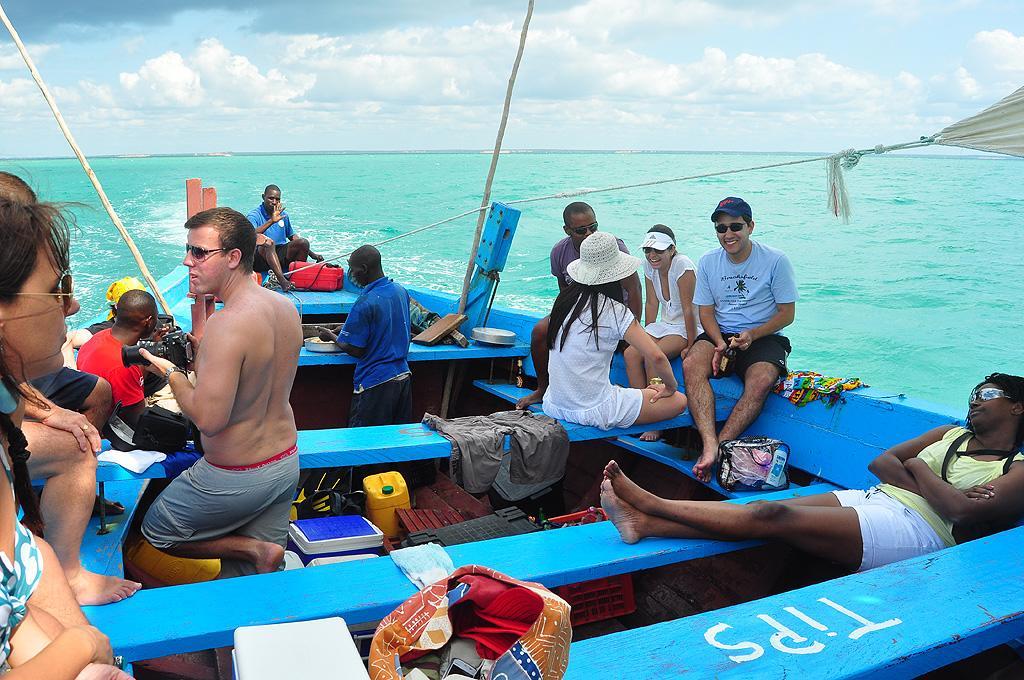 Dolphin Dhow Beach Safaris Vilanculos Exteriör bild
