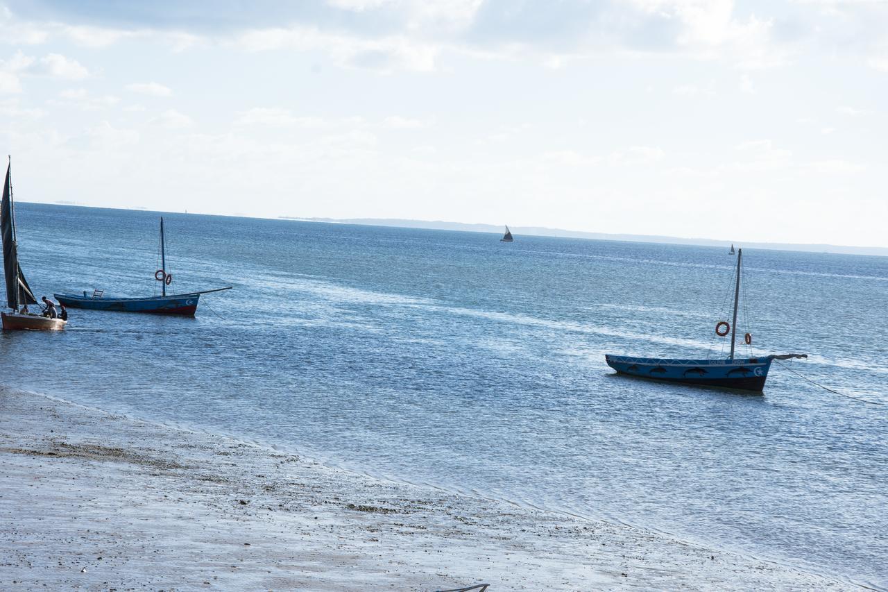 Dolphin Dhow Beach Safaris Vilanculos Exteriör bild